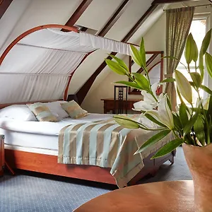 Solei Old Town Apartment